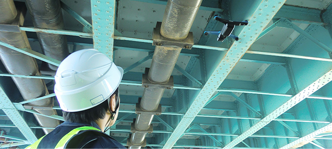 橋梁点検に最適なドローン